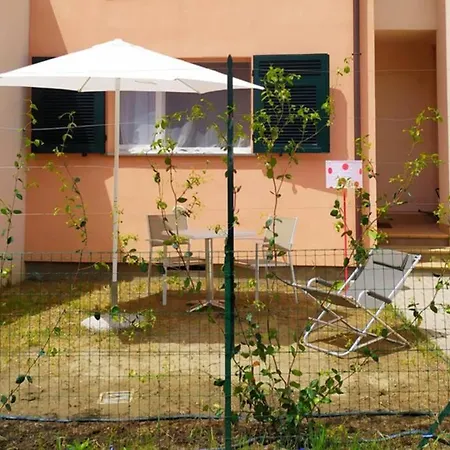 Bilocale Con Giardino Near Lerici Apartment *