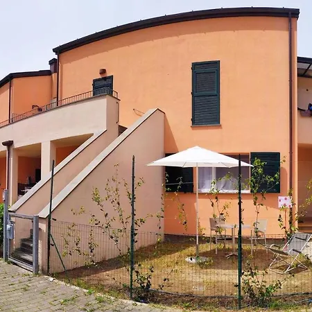 Apartment Bilocale Con Giardino Near Lerici Trebiano