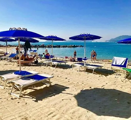 Bilocale Con Giardino Near Lerici