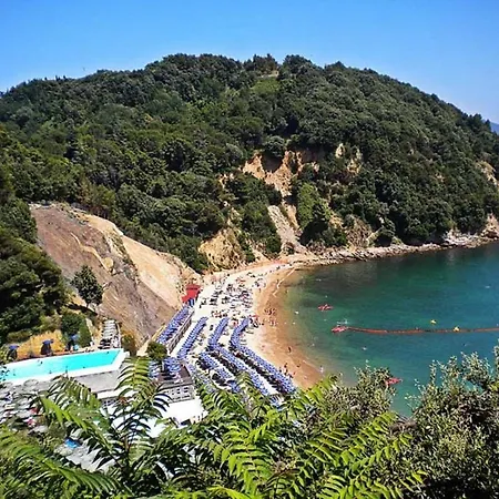 Apartment Bilocale Con Giardino Near Lerici